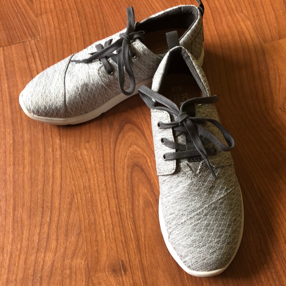Tom sneakers